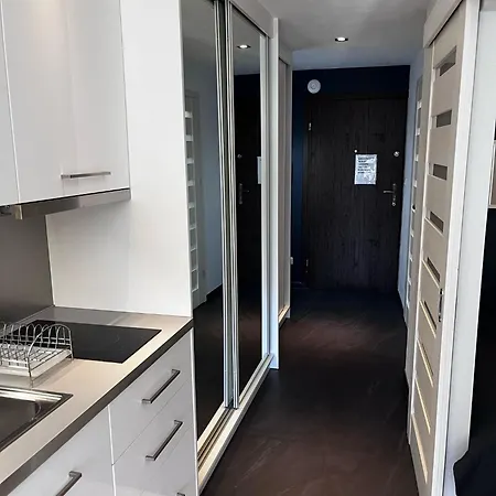 Zolty Apartment